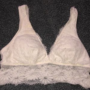 Cream white bralet🤩🤩